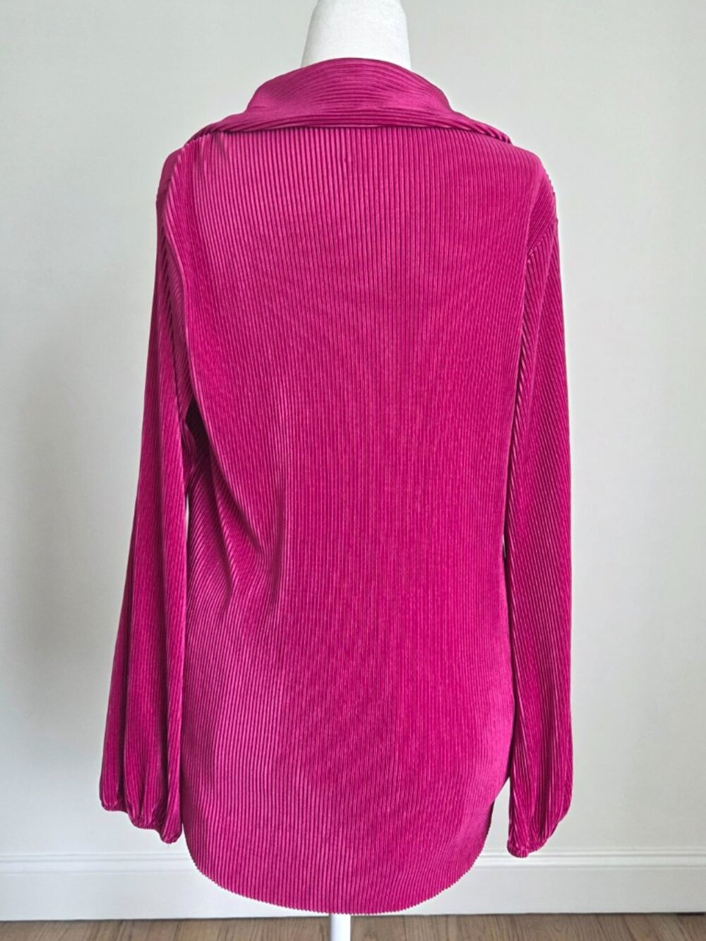 Magenta Pleated Plisse Blouse Medium Pink Satin Collared Button Down Luxury Boho - Picture 2 of 11